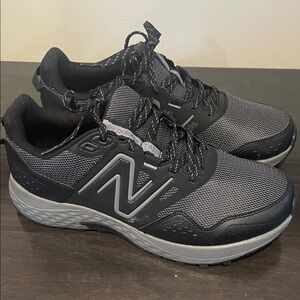 New Balance Men's Gray and Black Athletic Shoes size Men’s 9